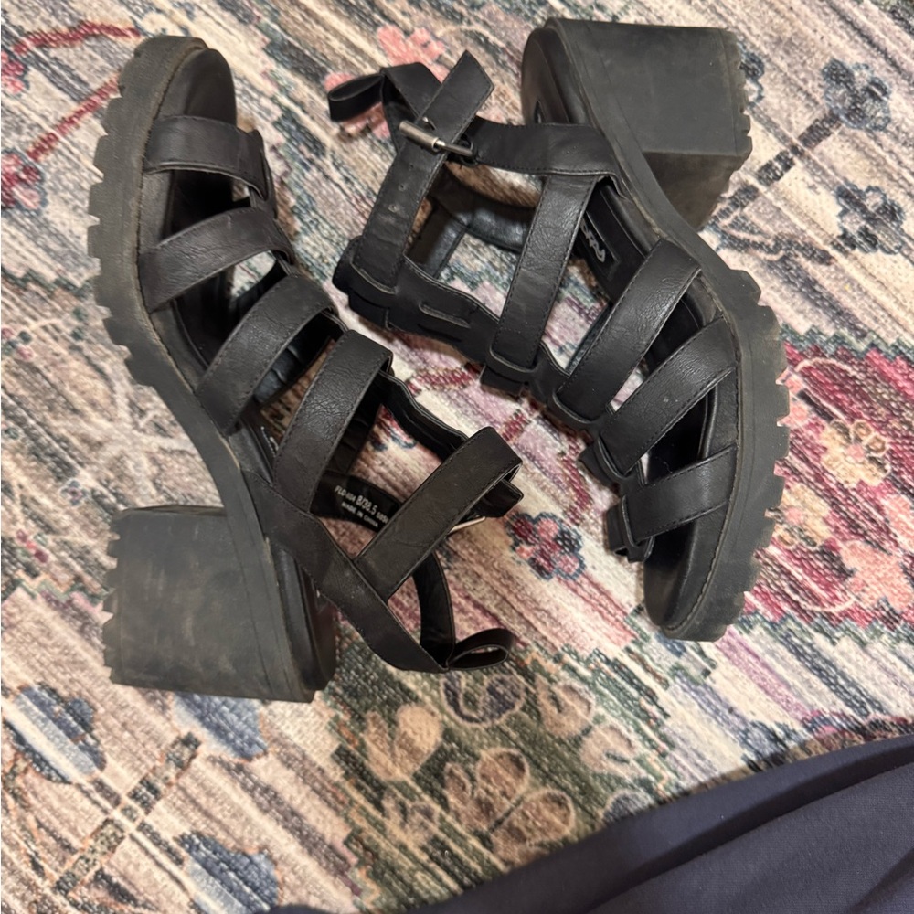 Dirty Laundry Black Chunky Heel Sandals